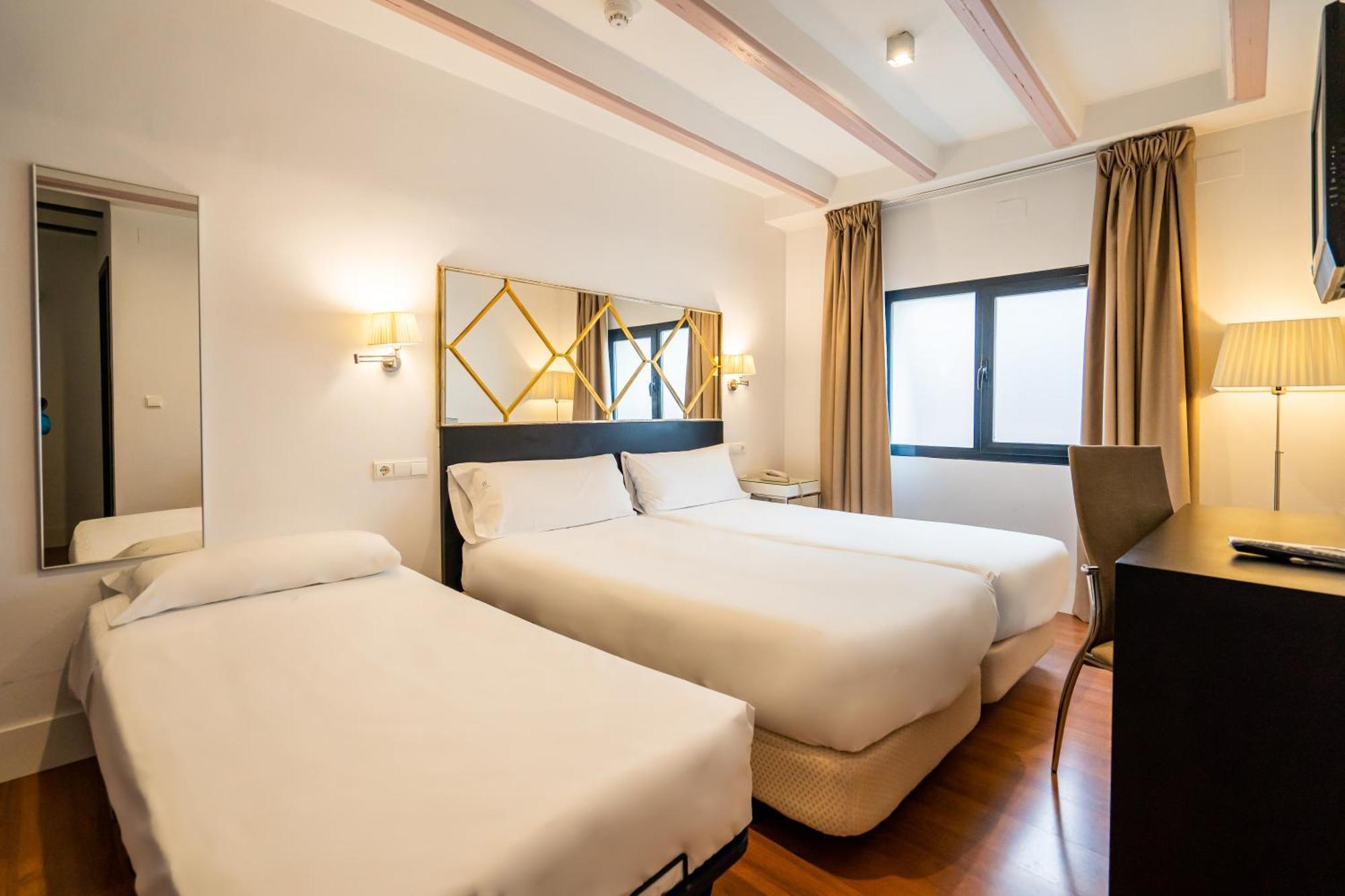 Twin Room with Extra Bed,1554282676:JPEG
